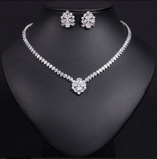 Zircon Flower Necklace Set