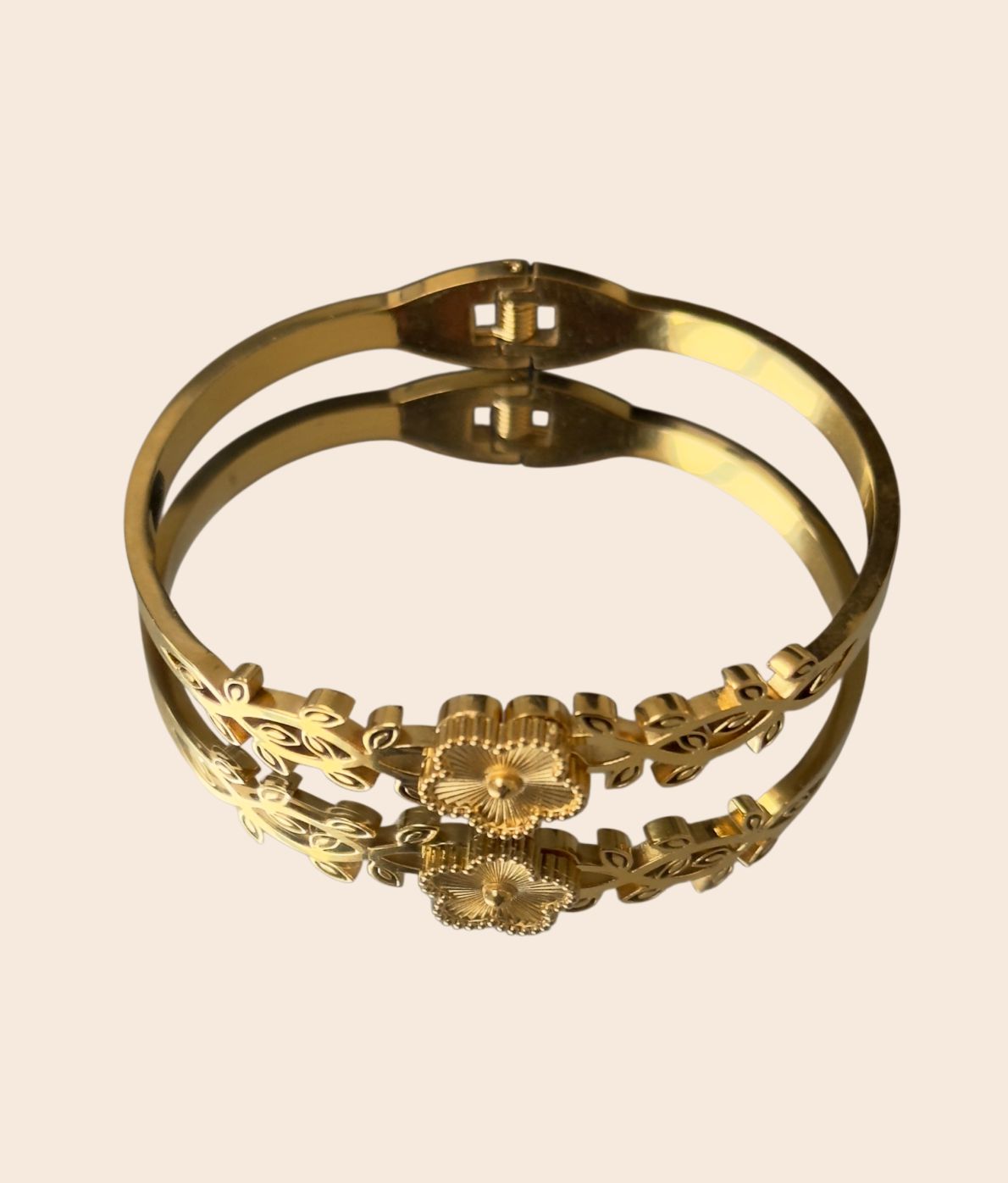 Flower Engrave Gold Bangle